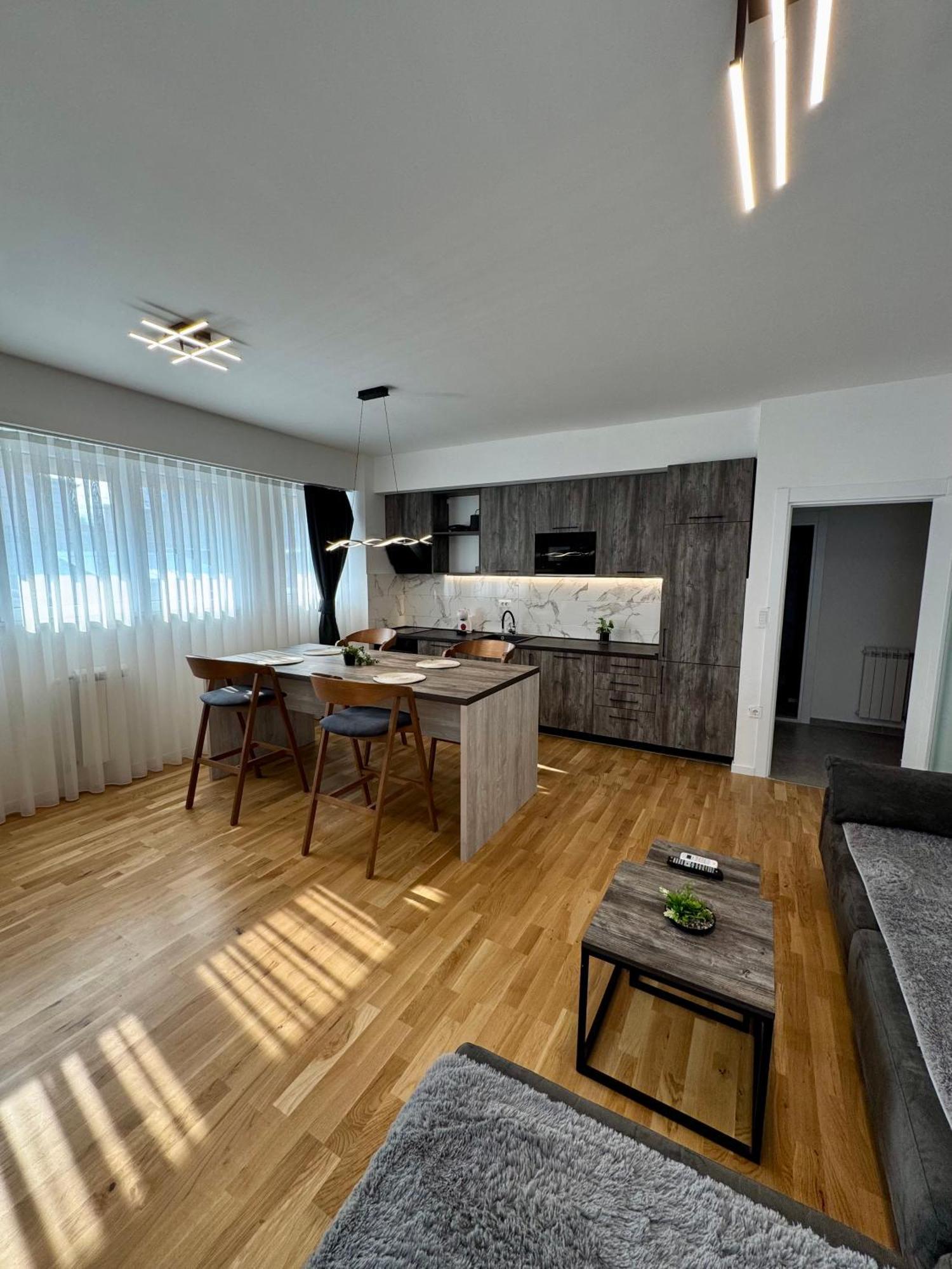 Downtown Riverside Apartments Skopje Exterior photo